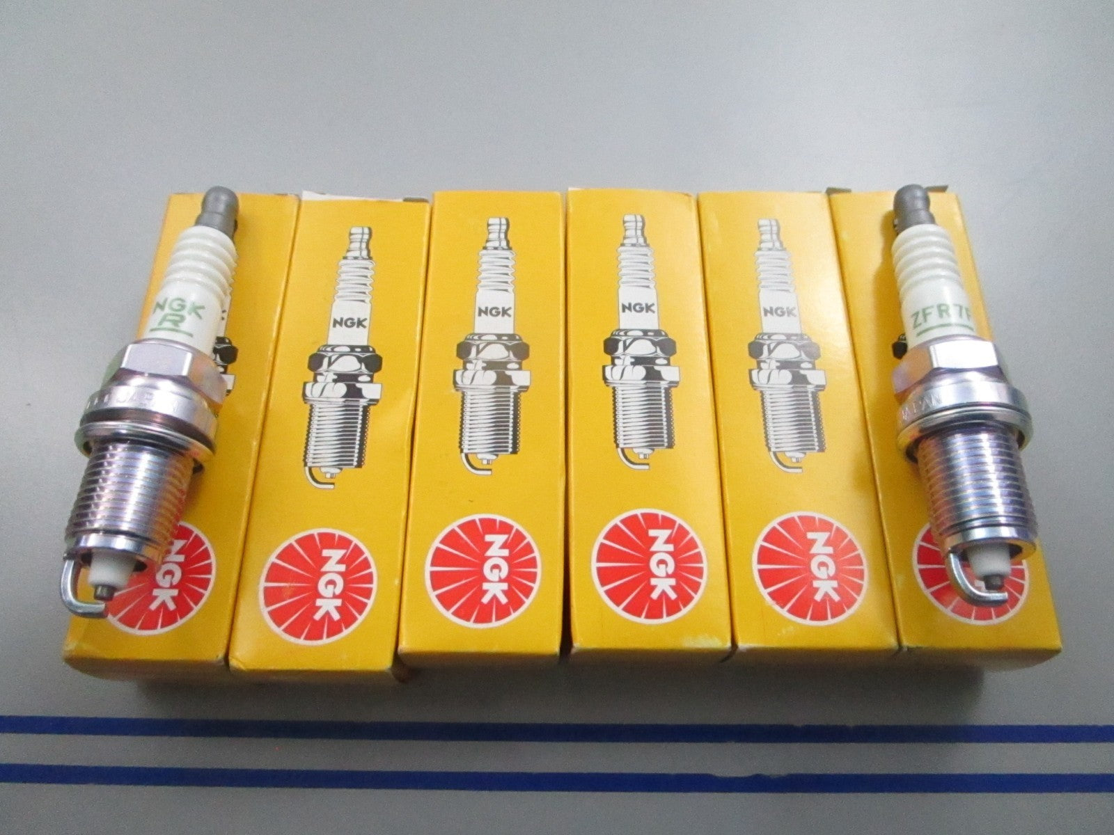 NEW (LOT OF 6) ZFR7F NGK Spark Plug 0810