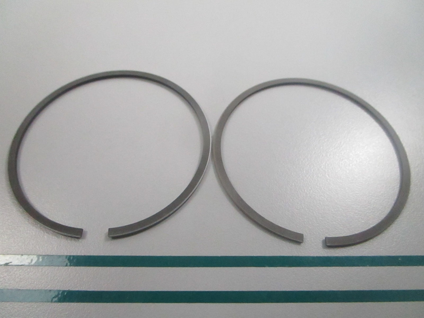 NEW OEM 2GU-11610-21-00 Yamaha Piston Ring Set 0810