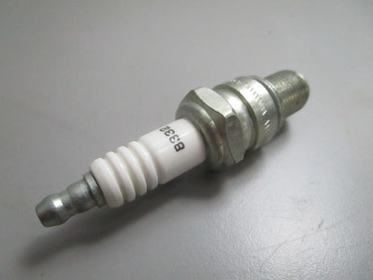 *NEW* (LOT OF 10) 0820 Champion Spark Plug 8332