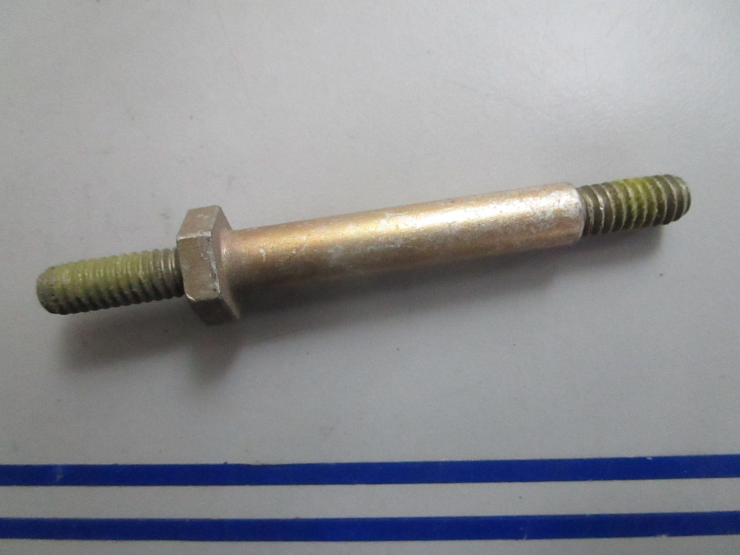 *NEW OEM* 0820 Volvo Penta Stud 3853550