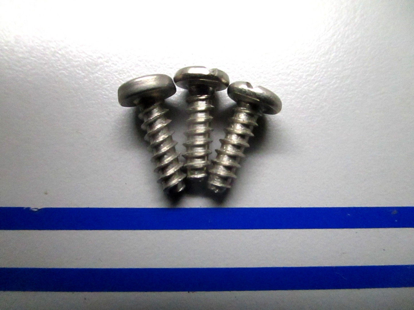 *NEW OEM* (LOT OF 3) 0720 OMC Johnson Evinrude Screw 330121 0330121