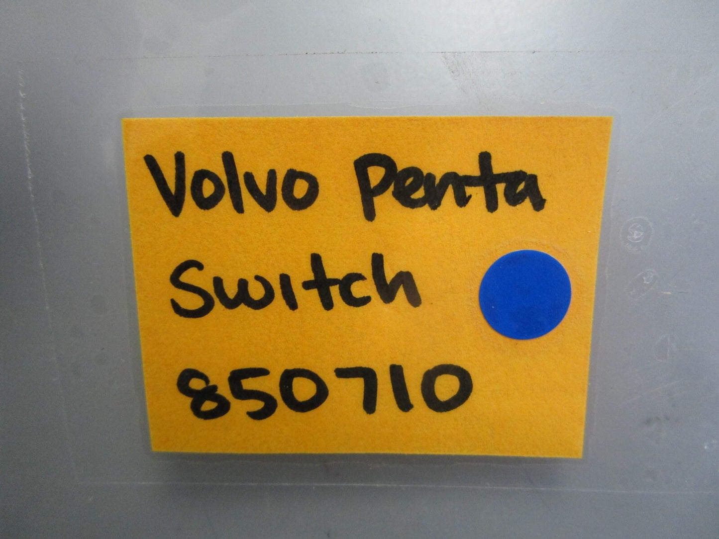 *NEW OEM* 0820 Volvo Penta Switch 850710