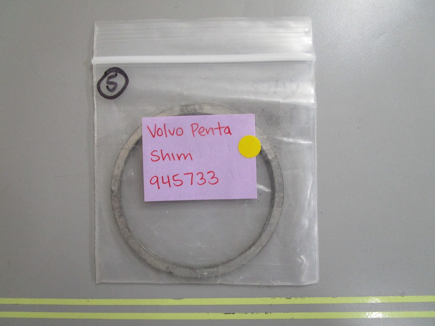 *NEW OEM* 0810 Volvo Penta Shim 945733