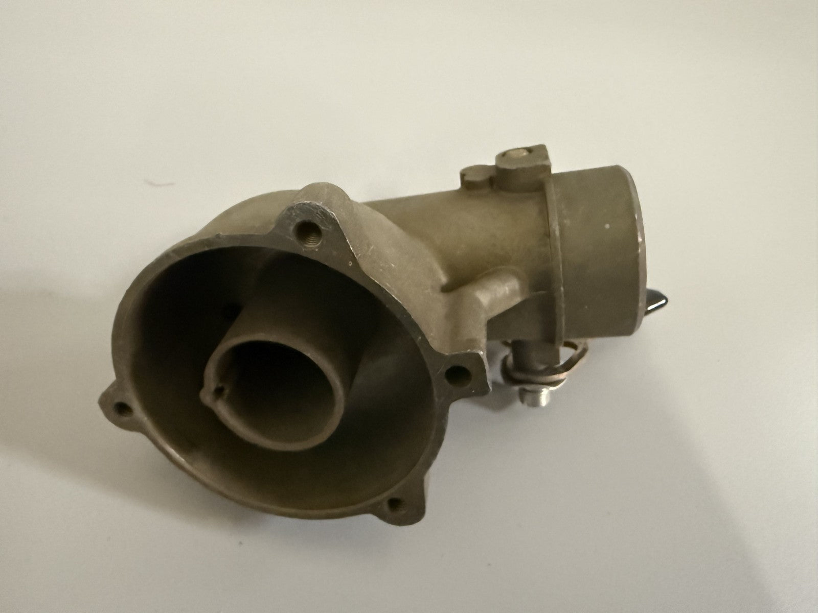 NEW OEM 299170 Briggs & Stratton Carb Lower Body Assy 0820