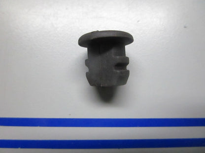 *NEW OEM* 0820 OMC Johnson Evinrude Plug 341231 0341231