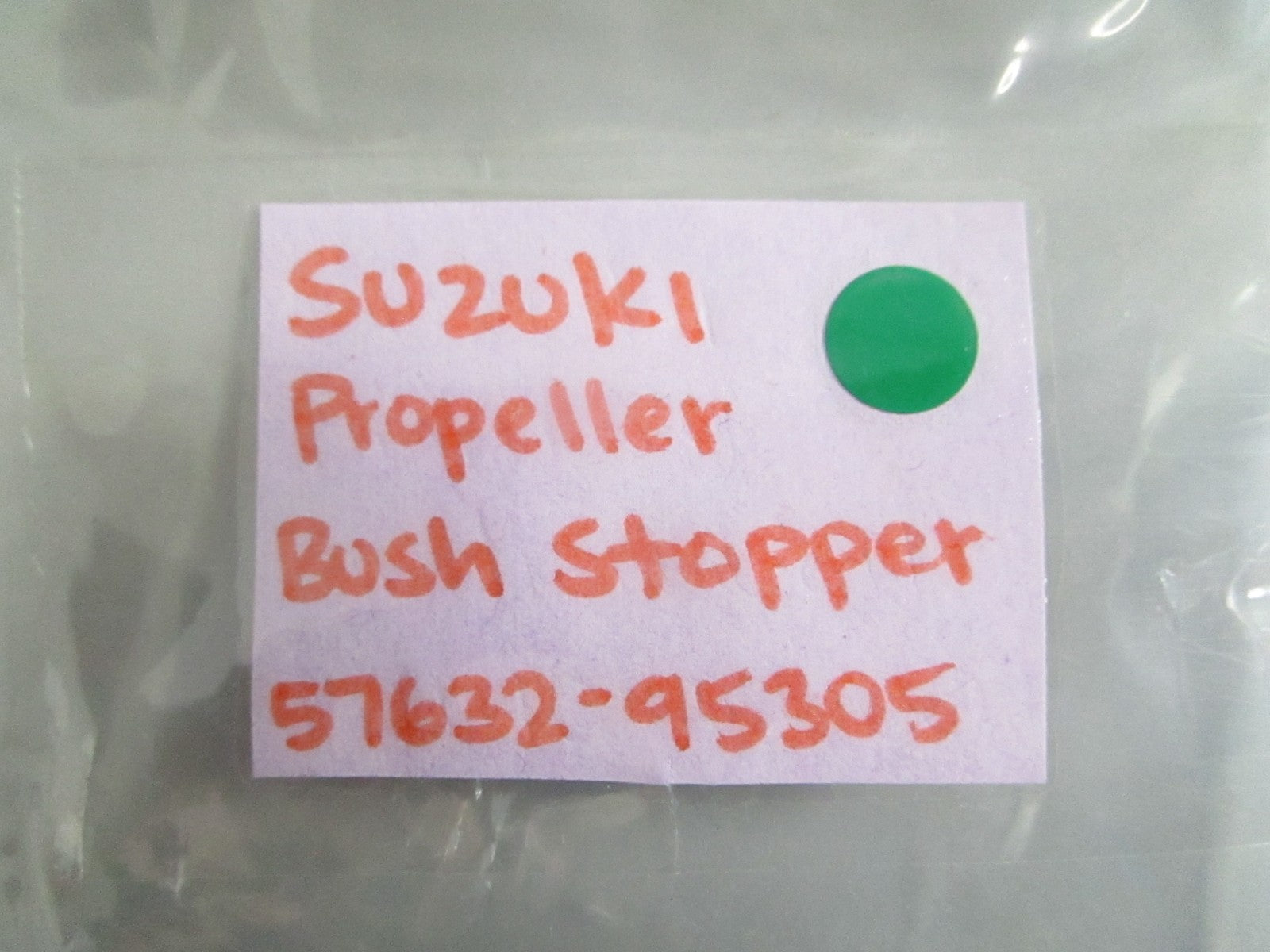 NEW OEM 57632-95305 Suzuki Propeller Bush Stopper 0820
