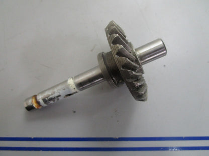 *NEW OEM* 0820 OMC Johnson Evinrude Shaft & Gear Ay 382222 0382222