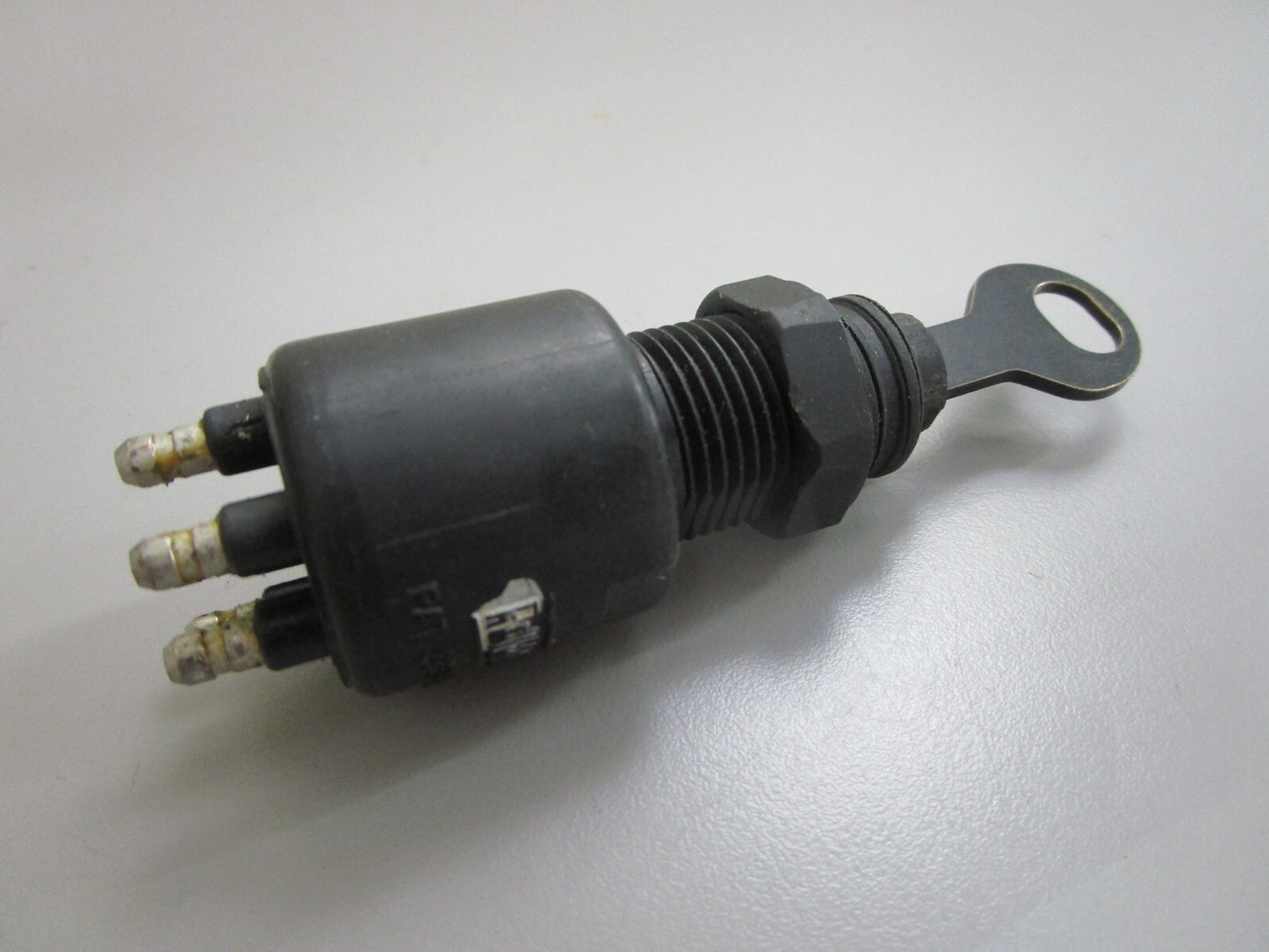 *NEW OEM* 0820 OMC Johnson Evinrude Ignition Switch & Key 5005800