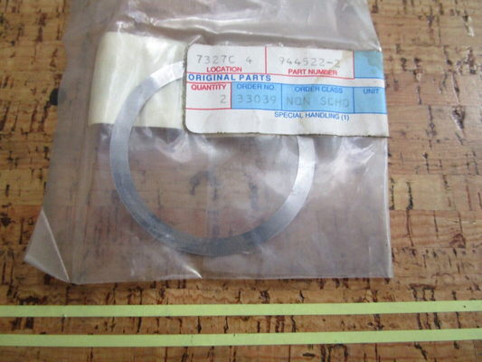 *NEW OEM* 0810 Volvo Penta Shim 944522