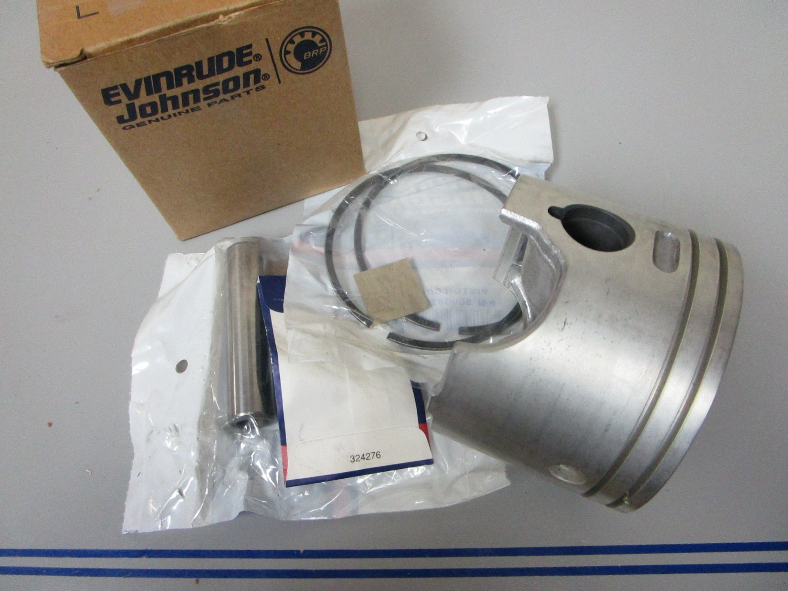 *NEW OEM* 0720 OMC Evinrude 0.030 O.S. STBD Piston & Ring Assembly 5006730
