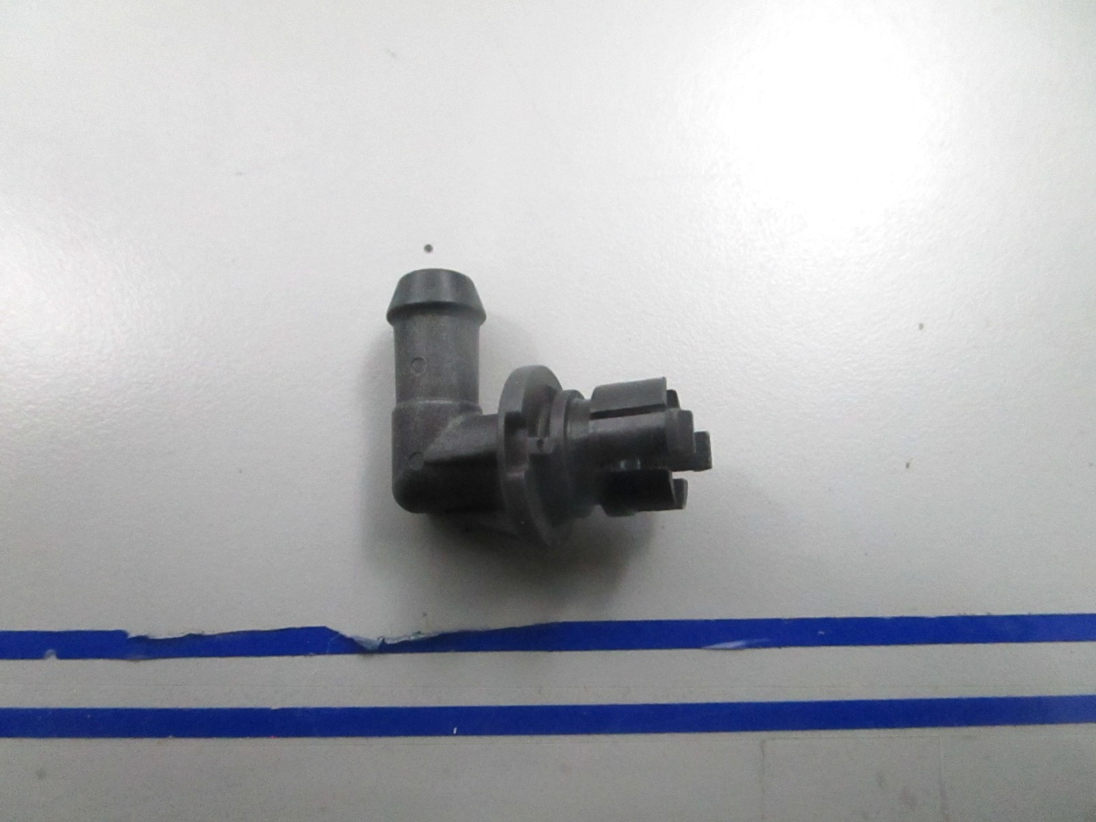 *NEW OEM* 0810 OMC Johnson Evinrude Thermostat Cover Nipple 337487 0337487