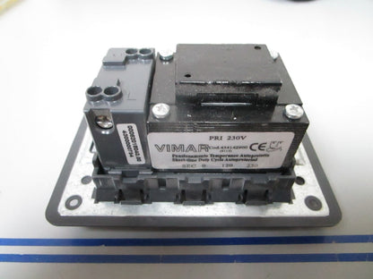 *NEW* 0720 Vimar Eikon PRI 230V Outlet Socket 14290
