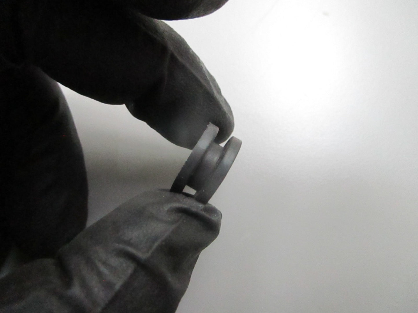 *NEW OEM* 0810 OMC Johnson Evinrude Grommet 552360 0552360