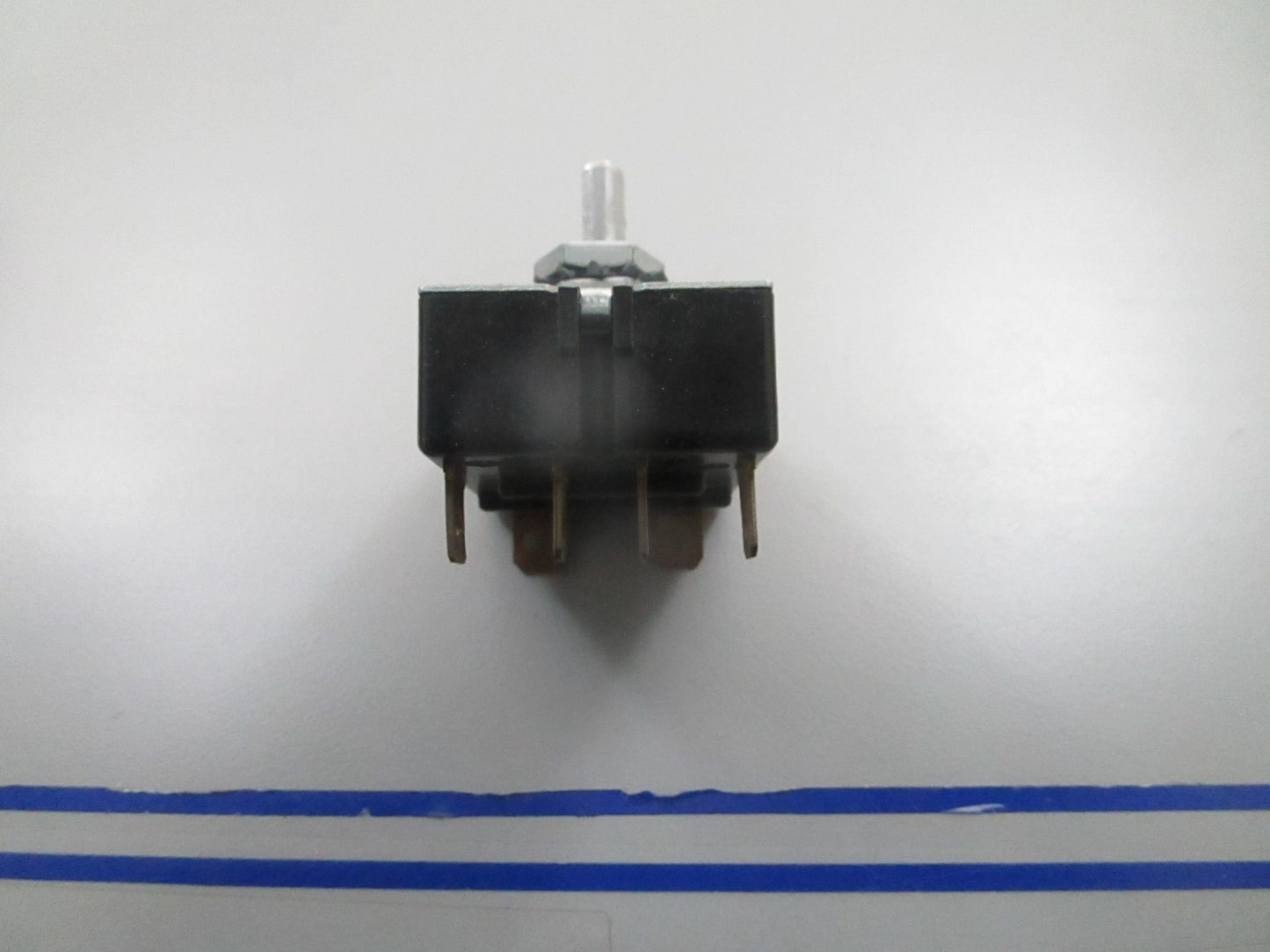 *NEW OEM* 0810 OMC Johnson Evinrude Switch 393711 0393711