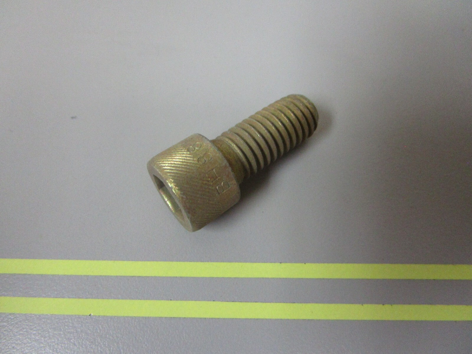 *NEW OEM* 0810 Volvo Penta Hexagon Socket Screw 941812