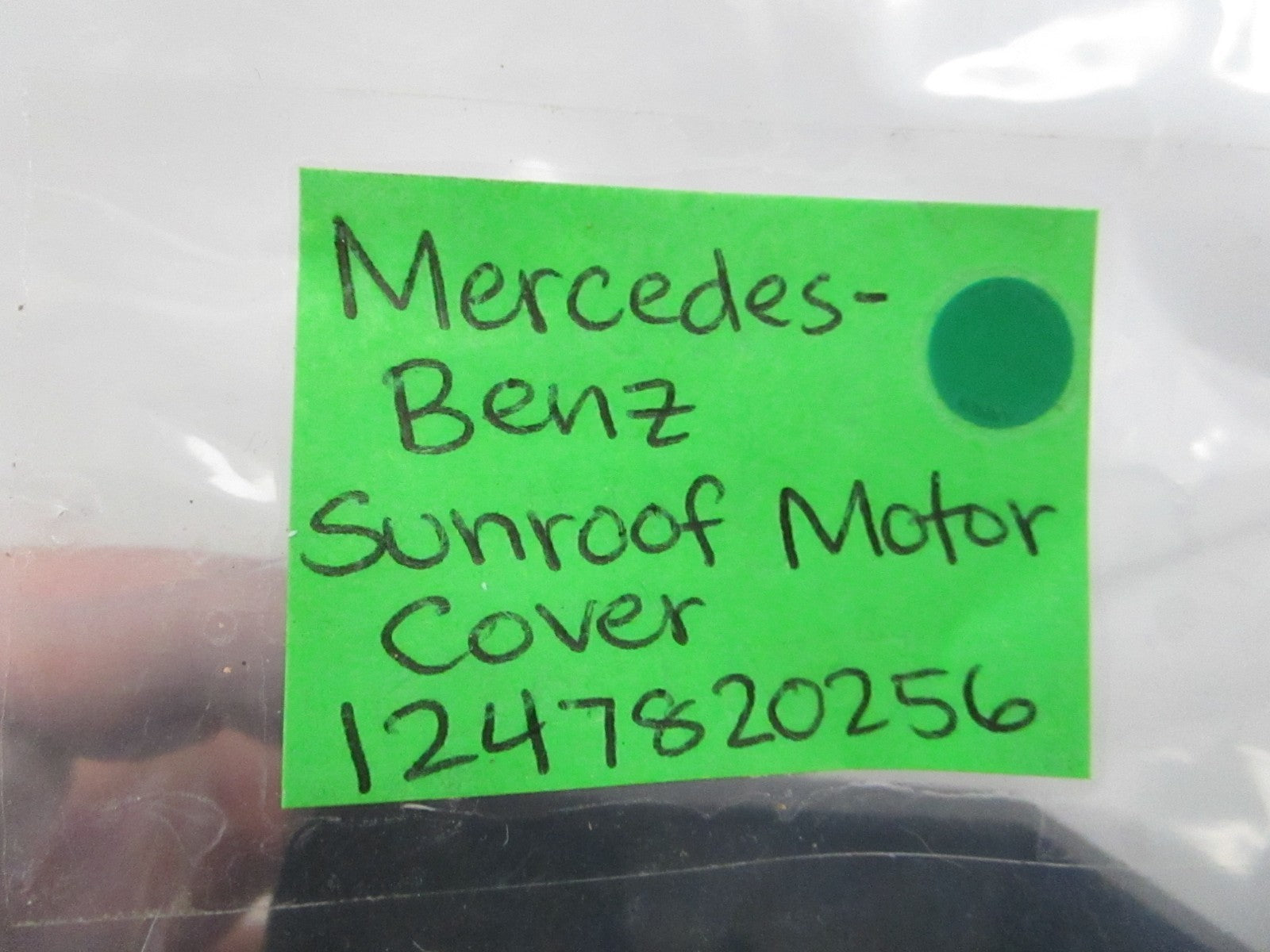 NEW OEM 1247820256 Mercedes-Benz Sunroof Motor Cover 0810