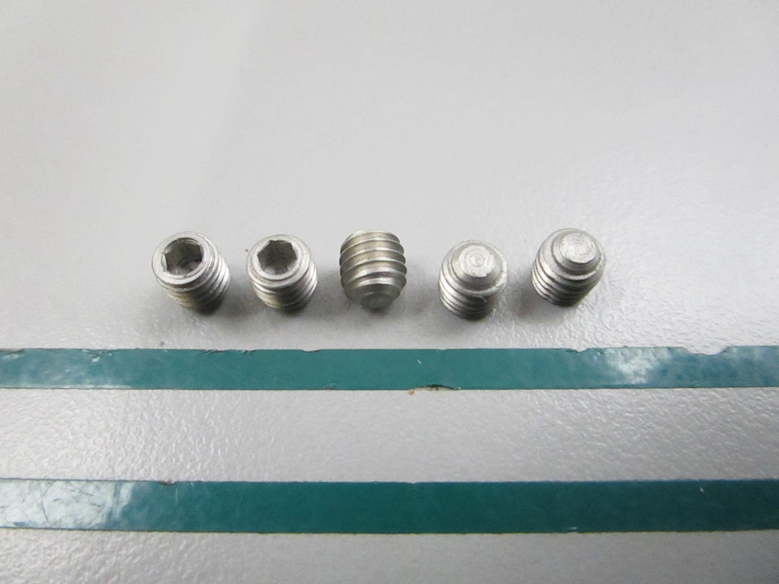 NEW OEM (LOT OF 5) 318605 0318605 OMC Johnson Evinrude Set Screw 0810