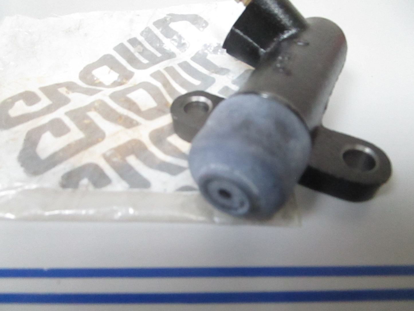 *NEW OEM* 0720 Crown Cylinder Slave 077637