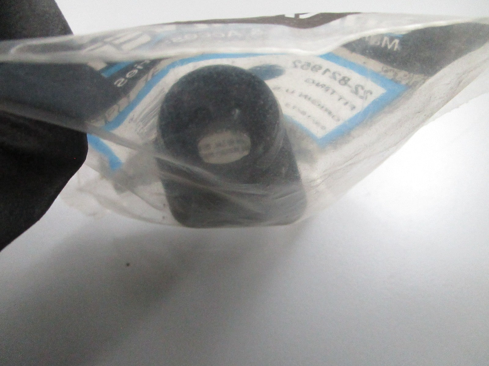 *NEW OEM* 0810 Mercury Quicksilver Fitting 22-821952