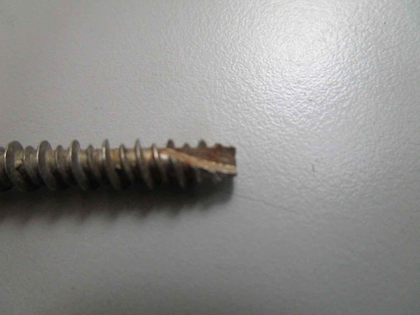 *NEW OEM* 0810 OMC Johnson Evinrude Screw 337061 0337061