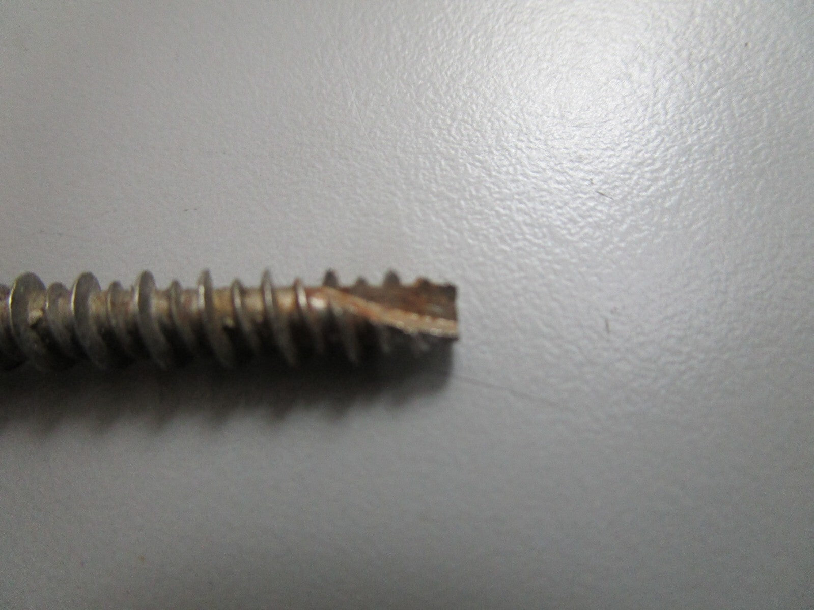 *NEW OEM* 0810 OMC Johnson Evinrude Screw 337061 0337061