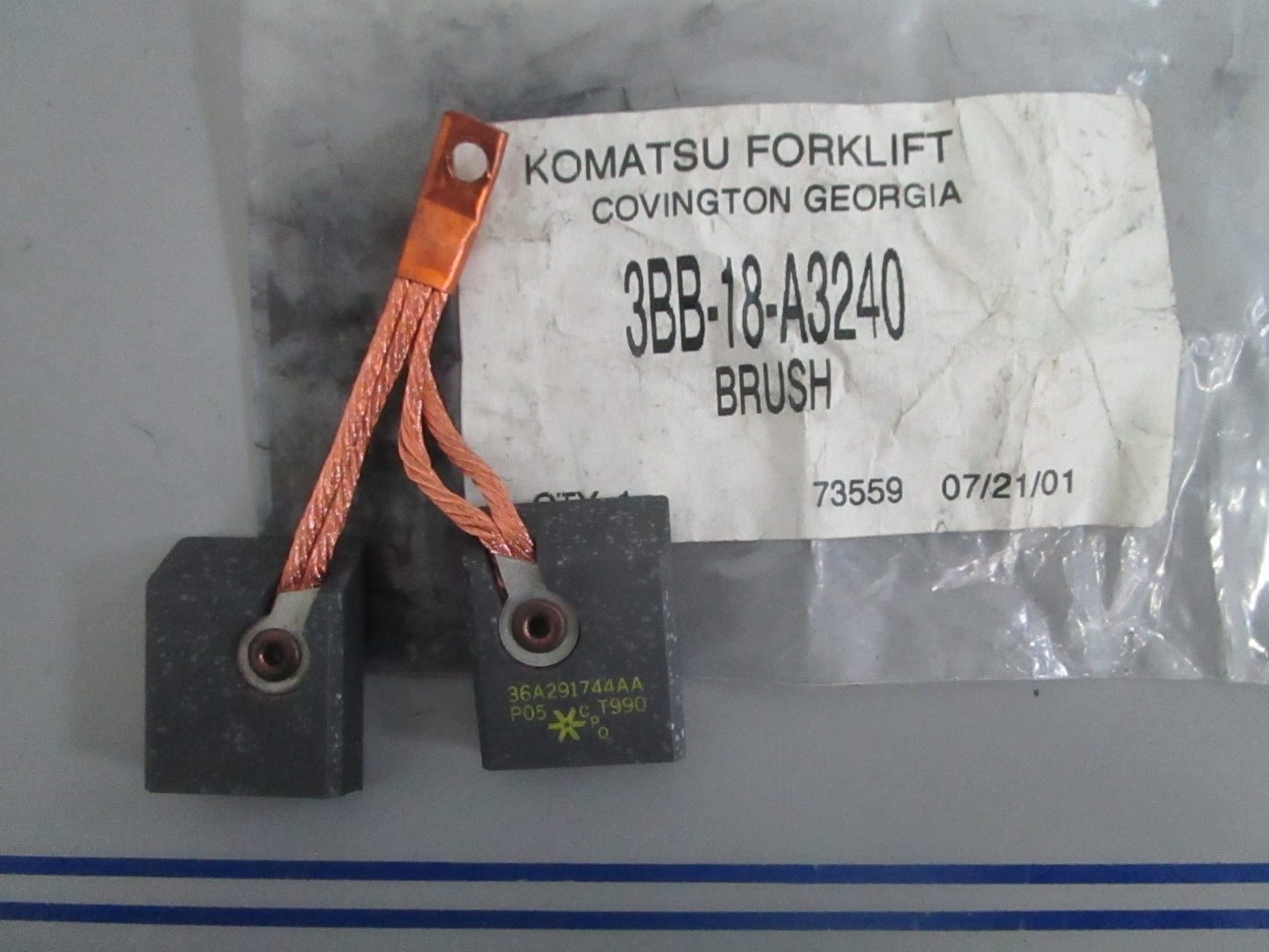 *NEW OEM* 0820 Komatsu Motor Brush 3BB-18-A3240