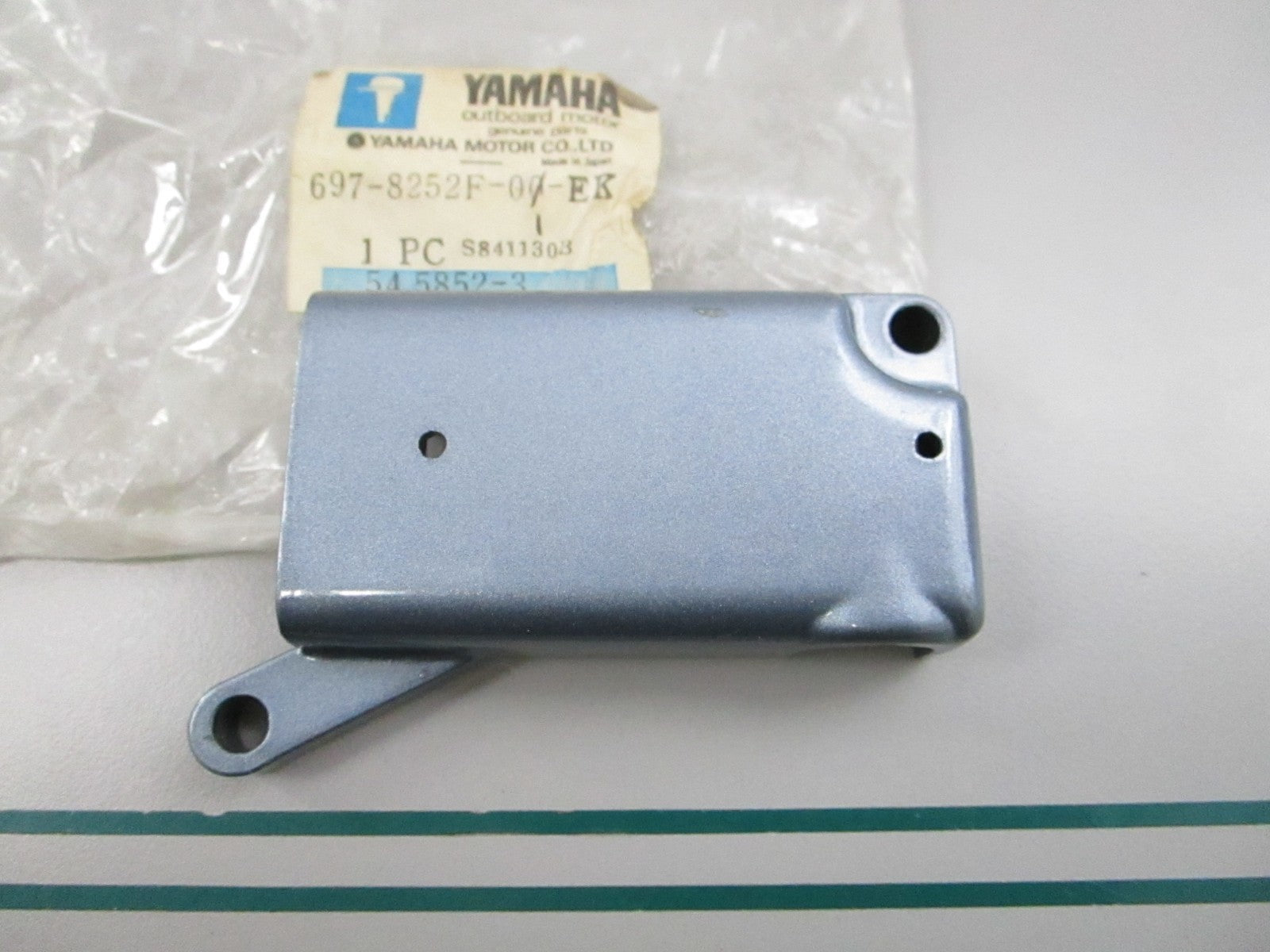 NEW OEM 697-8252F-00-EK Yamaha Main Switch Cover 0810
