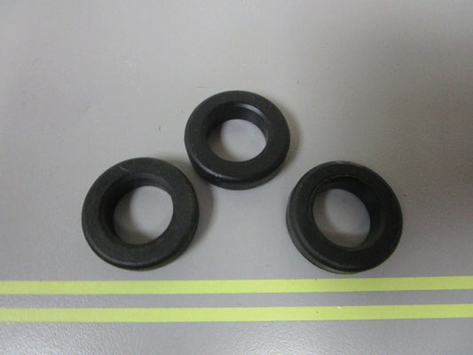 *NEW OEM* (LOT OF 3) 0810 OMC Johnson Evinrude Grommet 320880 0320880