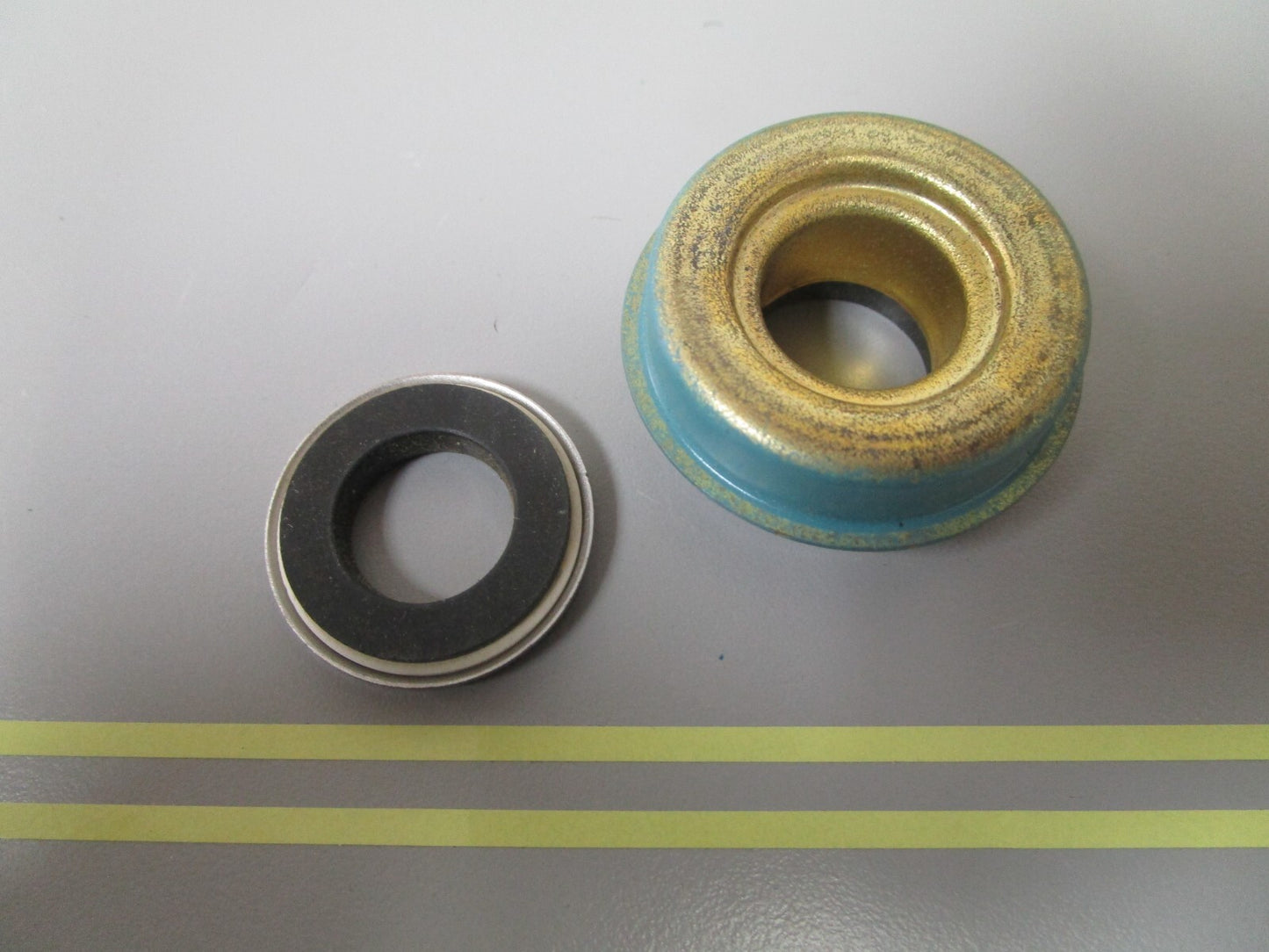 *NEW OEM* 0810 Volvo Penta Seal 835515