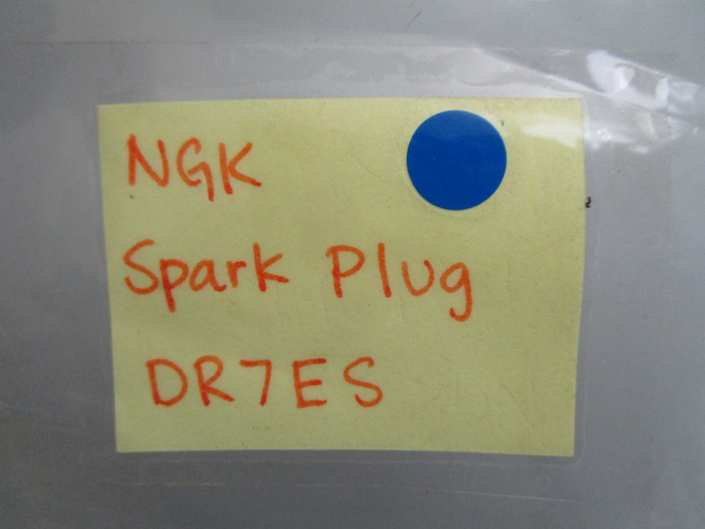 *NEW* (LOT OF 7) 0820 NGK Spark Plug DR7ES