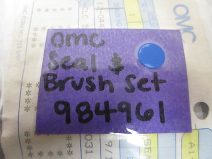 NEW OEM 984961 0984961 OMC Johnson Evinrude Seal & Brush Set 0720