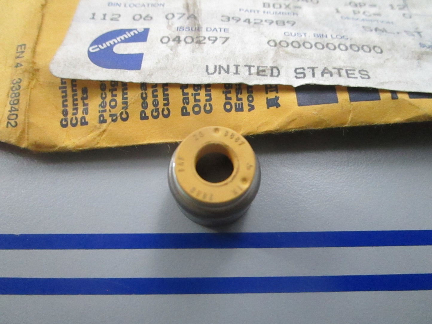 *NEW OEM* 0810 Cummins Valve Seal 3942989