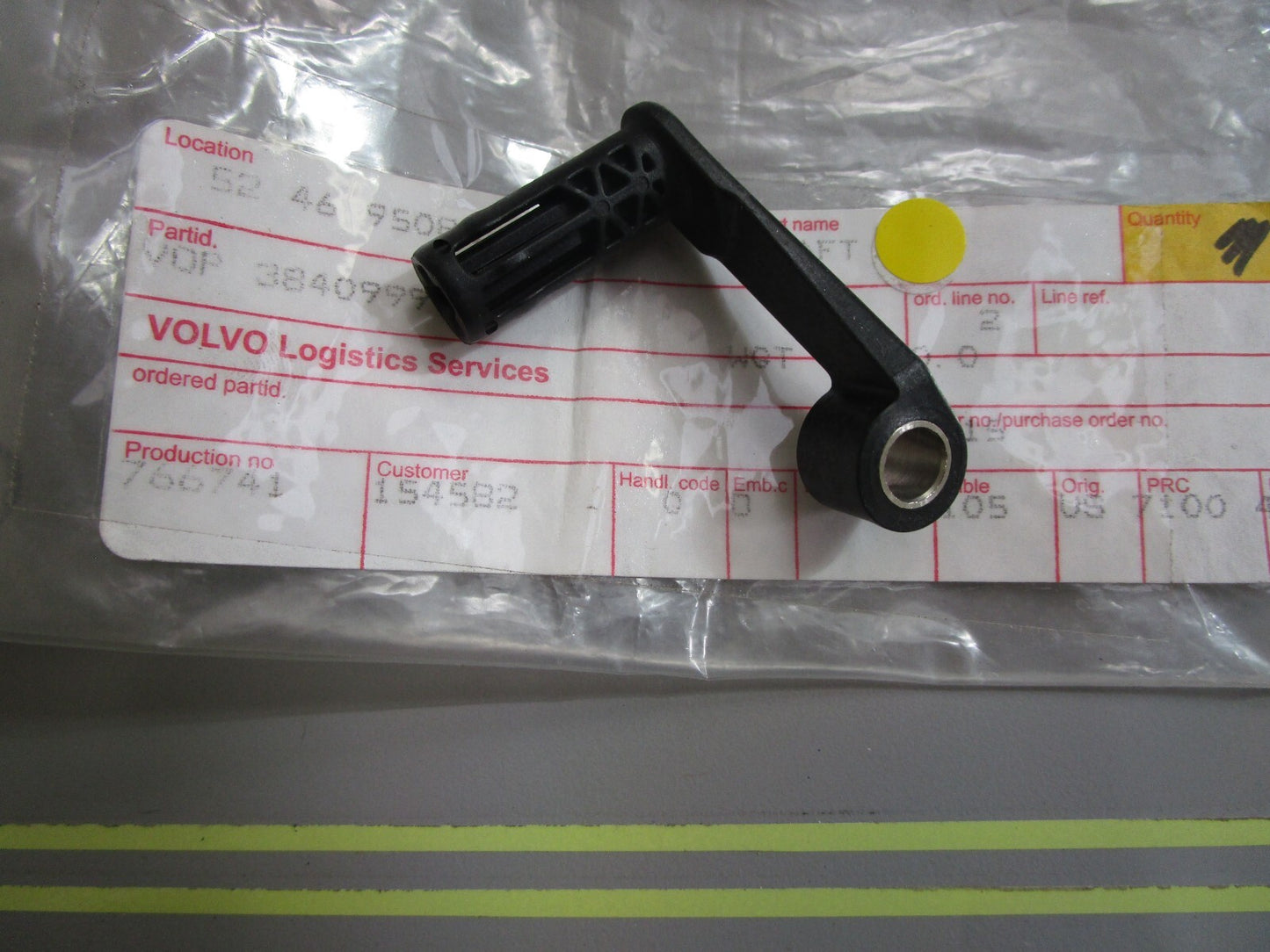 *NEW OEM* 0820 Volvo Penta Shaft 3840999
