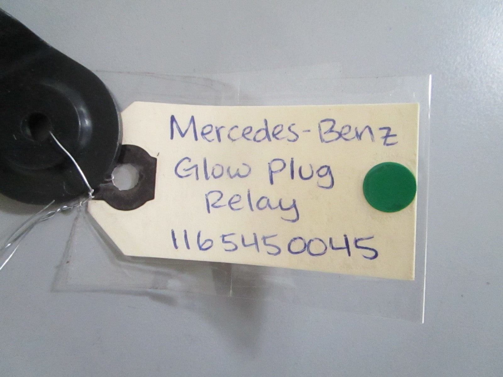 NEW OEM 1165450045 Mercedes-Benz Glow Plug Relay 0820