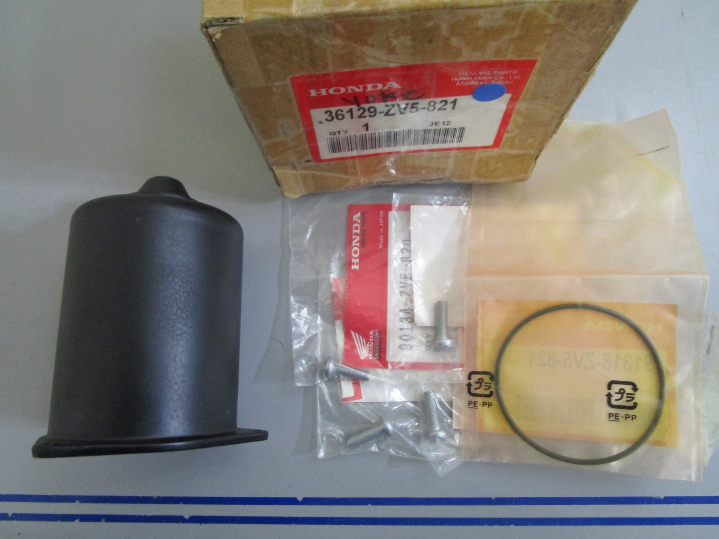 *NEW OEM* 0820 Honda Yoke 36129-ZV5-821