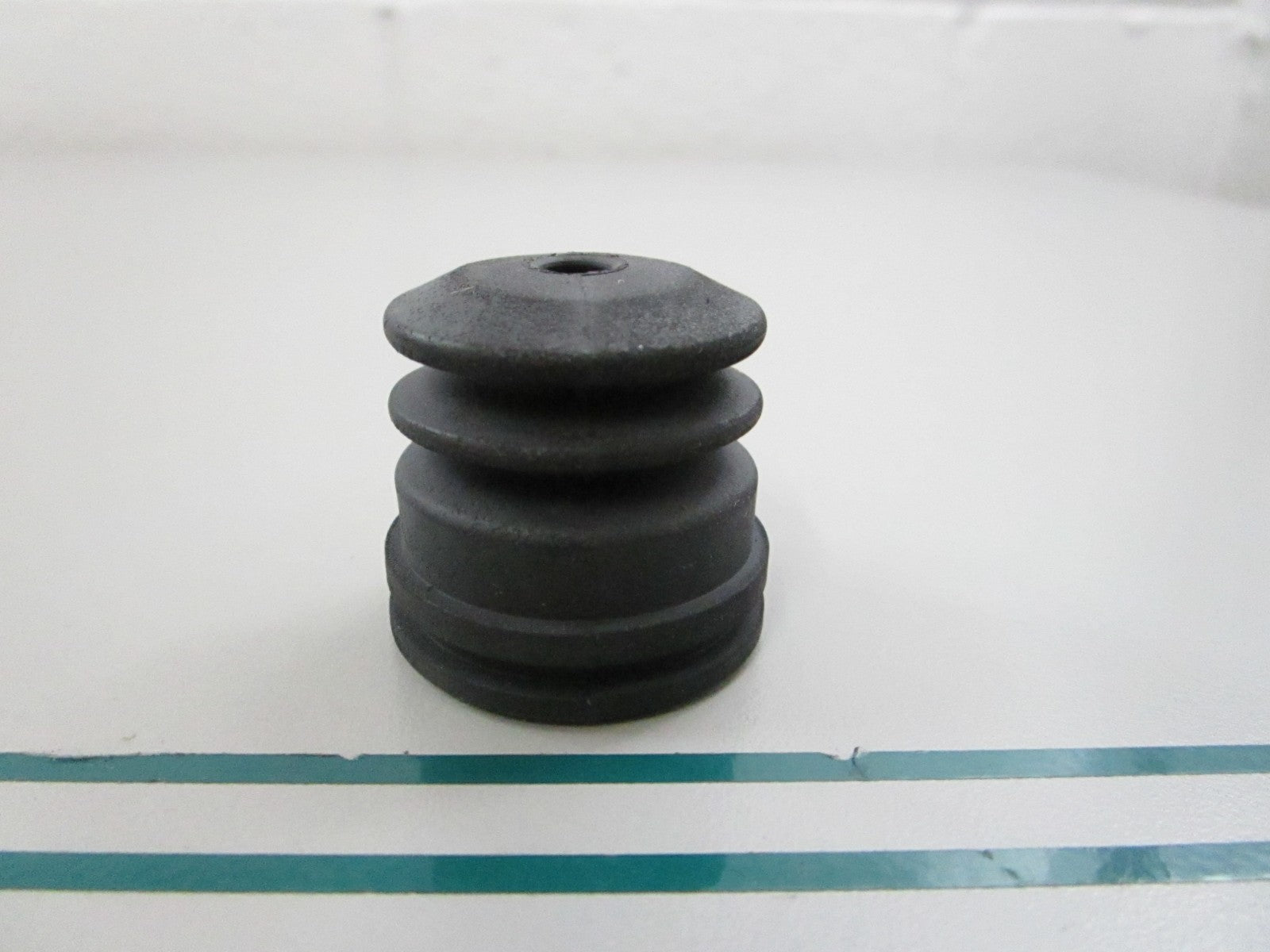 NEW OEM 65W-42726-00-00 Yamaha Grommet 0810