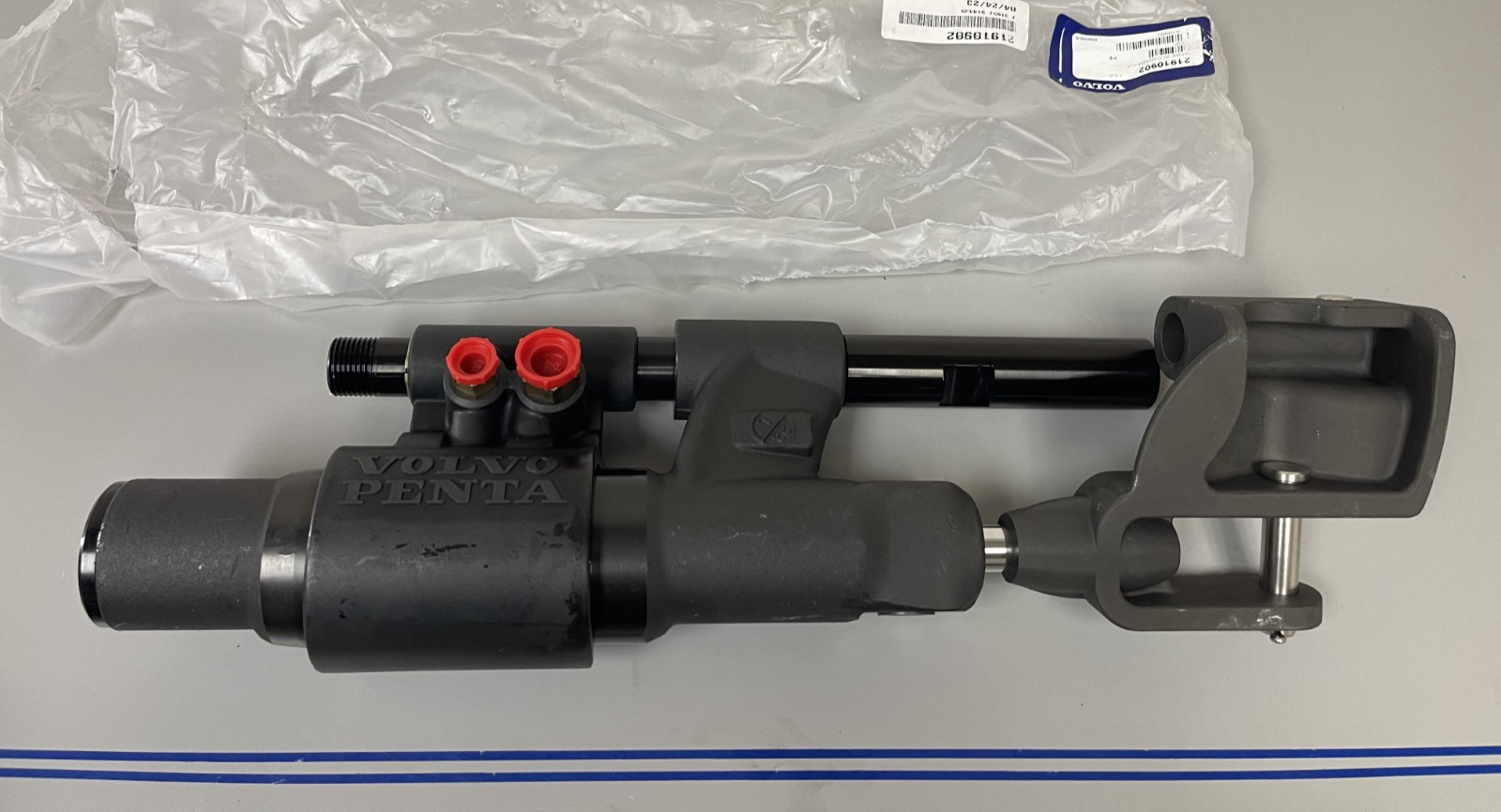 *NEW OEM* 0670 Volvo Penta Power Steering Actuator 3860883 21910902