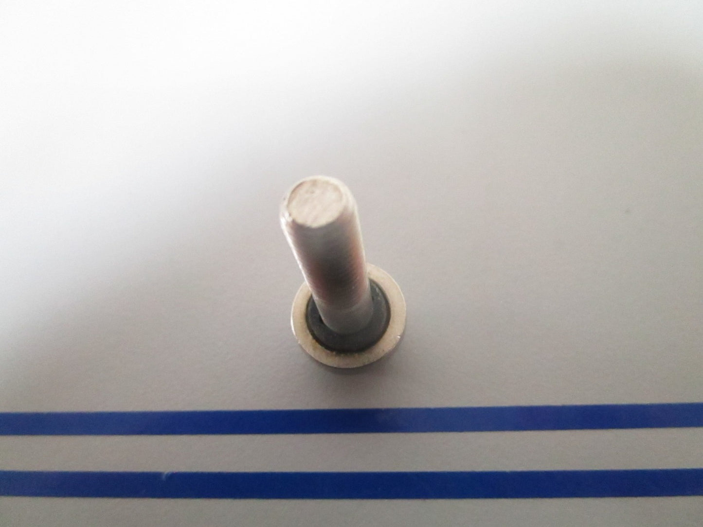 NEW OEM 313563 0313563 OMC Johnson Evinrude Screw 0810