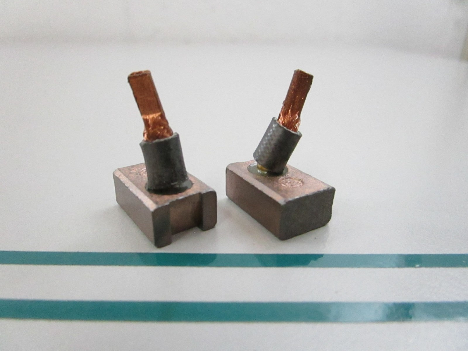 NEW OEM (LOT OF 2) 21039-3004 Kawasaki Brush 0810