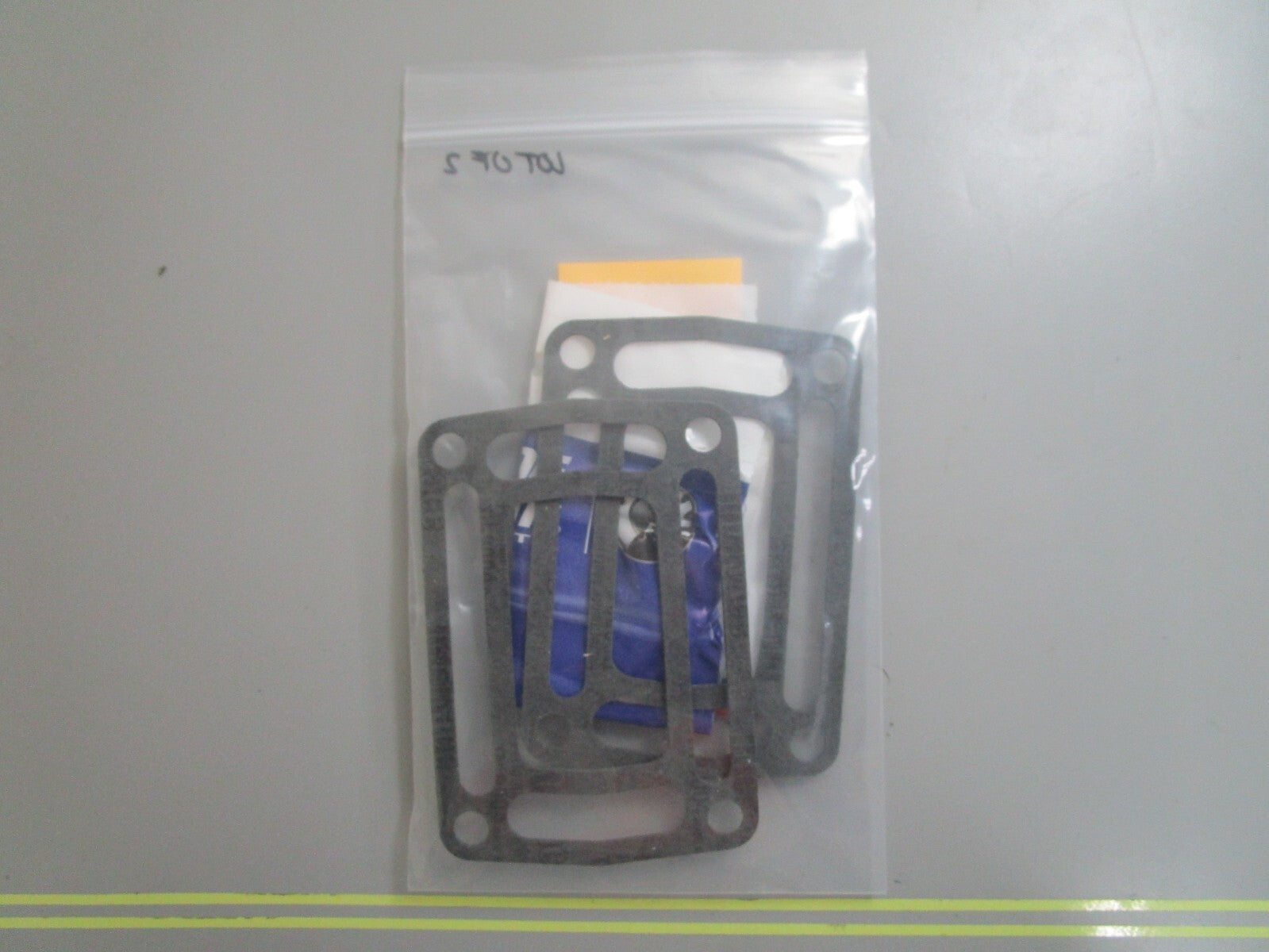 *NEW OEM* (LOT OF 2) 0810 OMC Johnson Evinrude Gasket 909786 0909786