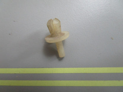 *NEW OEM* 0810 OMC Johnson Evinrude Fastener 307897 0307897