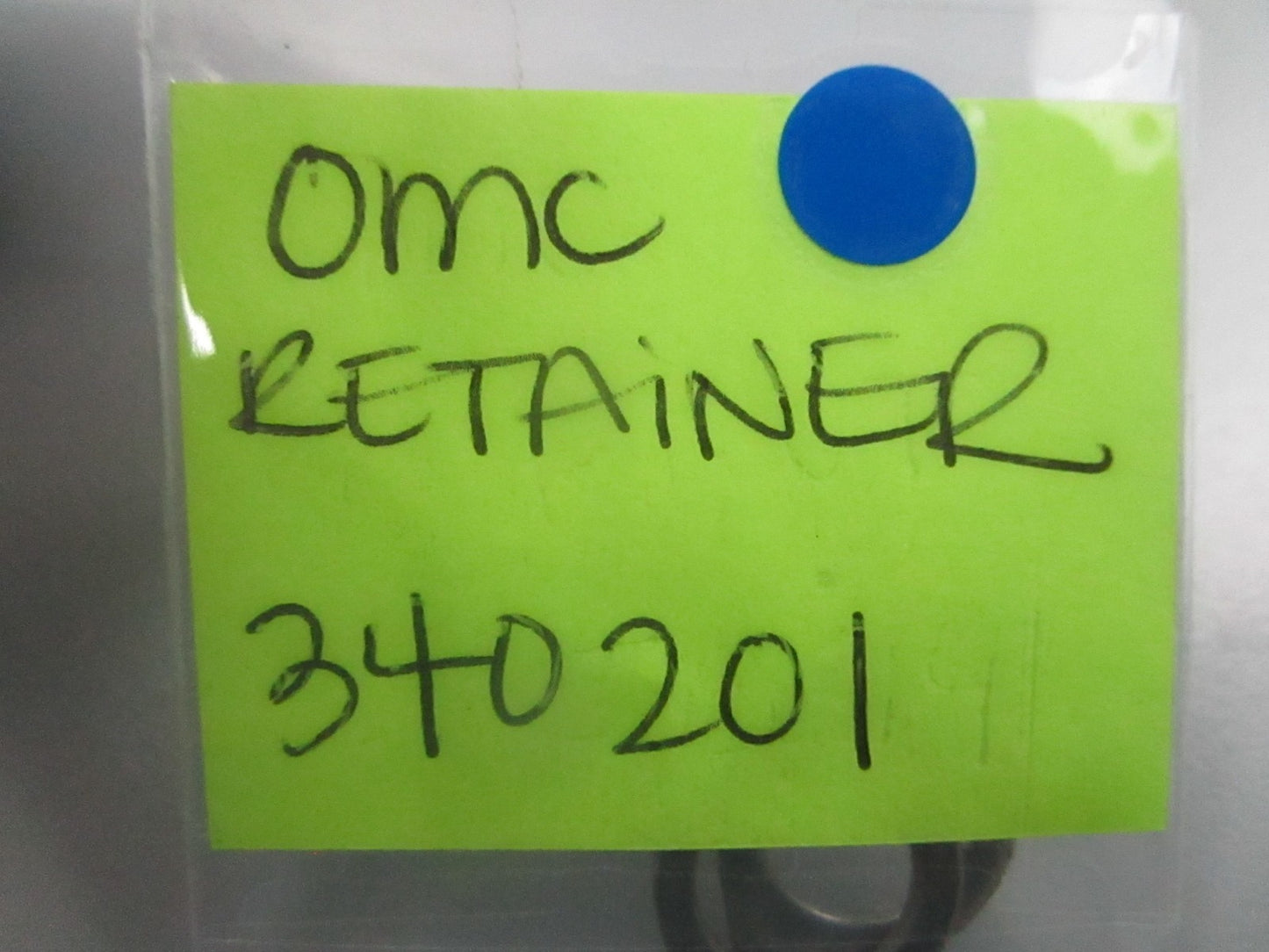 *NEW OEM* 0810 OMC Johnson Evinrude Retainer 340201 0340201