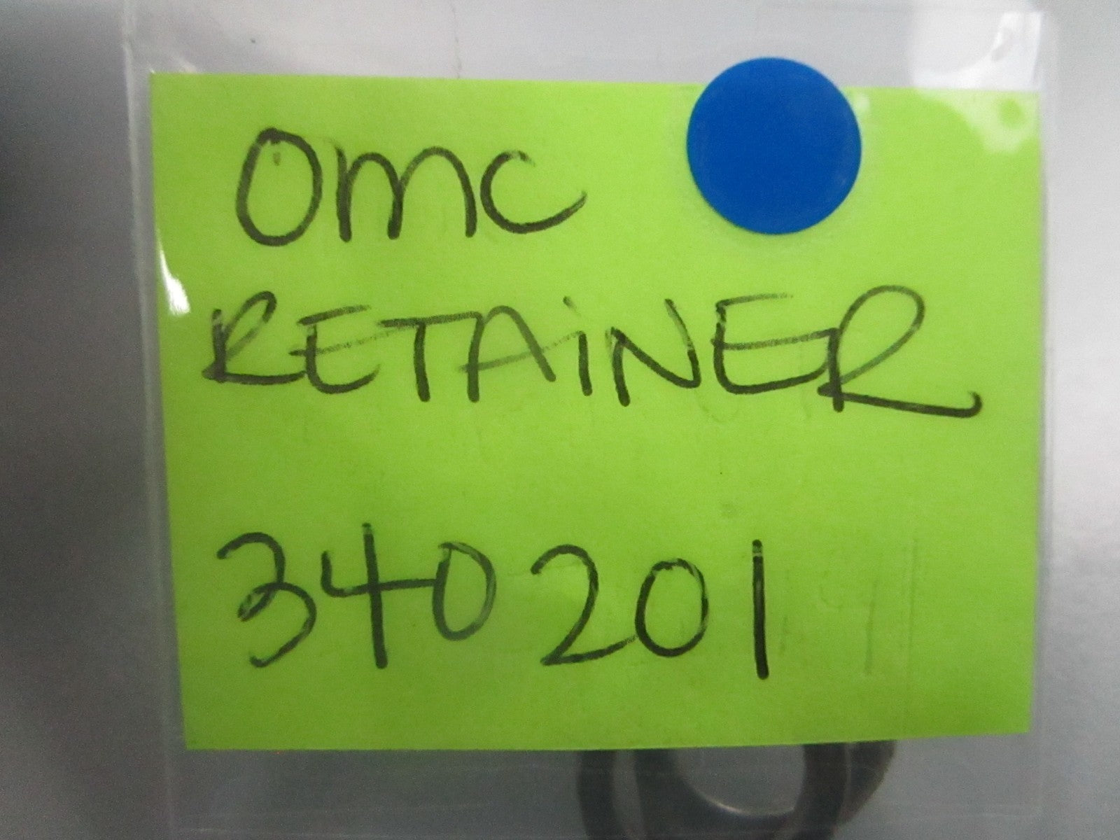 *NEW OEM* 0810 OMC Johnson Evinrude Retainer 340201 0340201