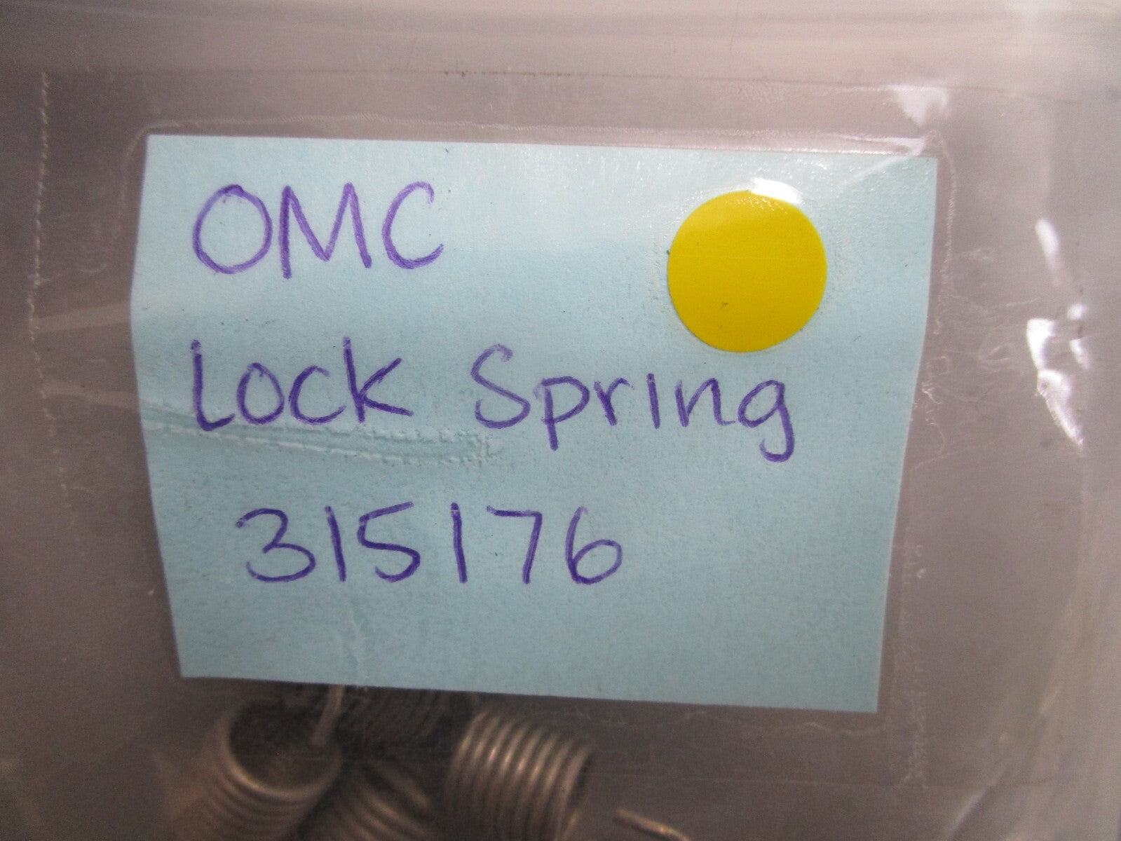*NEW OEM* (LOT OF 2) 0810 OMC Johnson Evinrude Lock Spring 315176 0315176