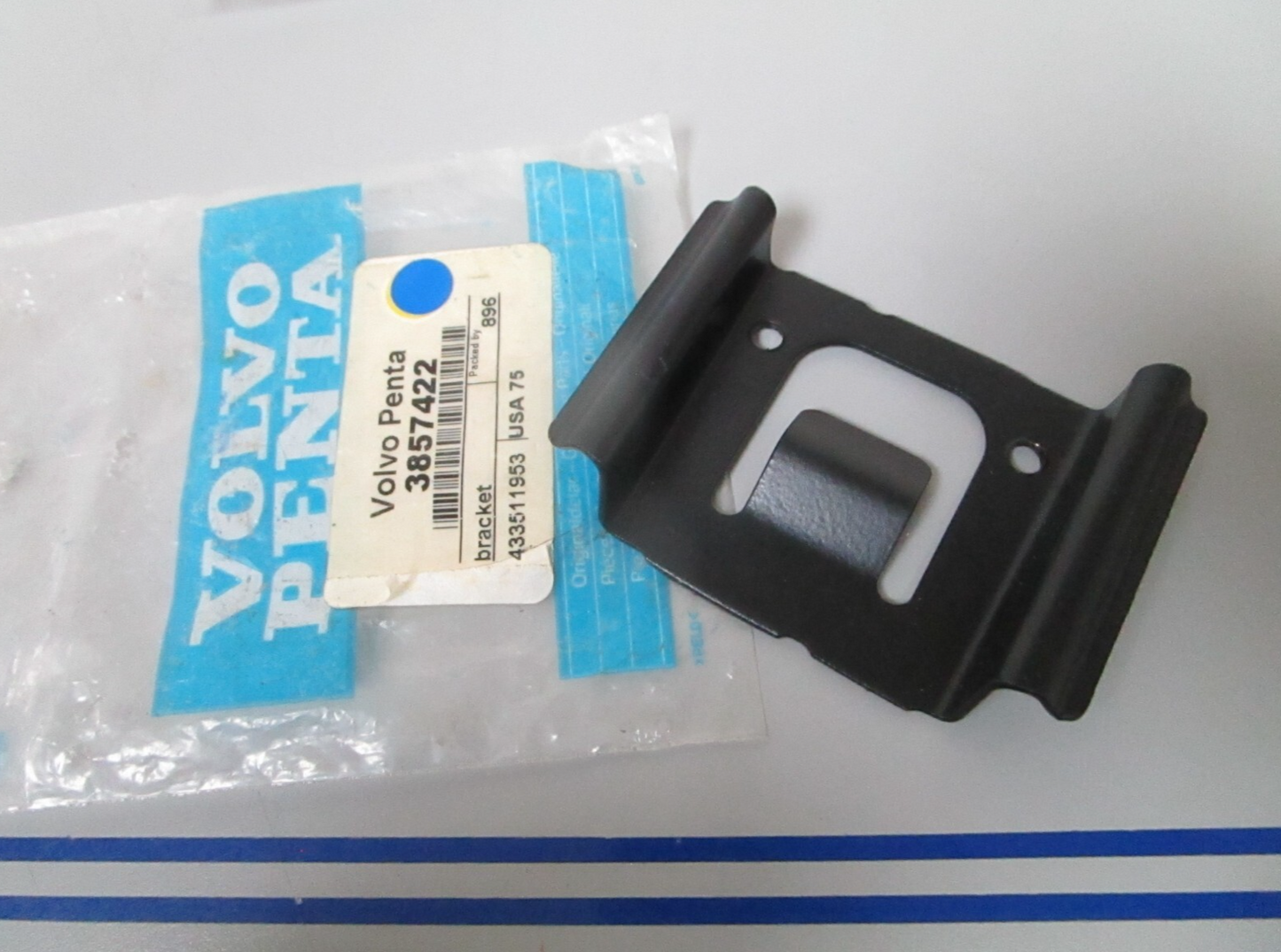 *NEW OEM* 0810 Volvo Penta Bracket 3857422