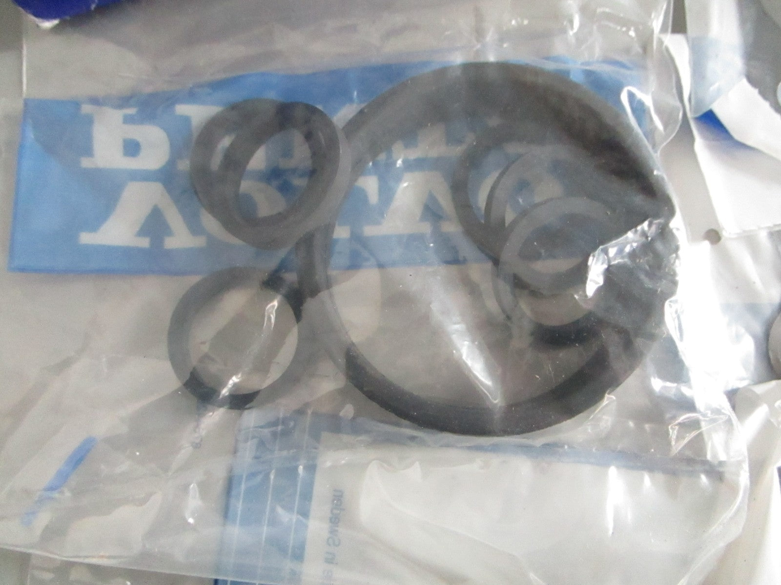 NEW OEM 876410 Volvo Penta Gasket Repair Kit 0820