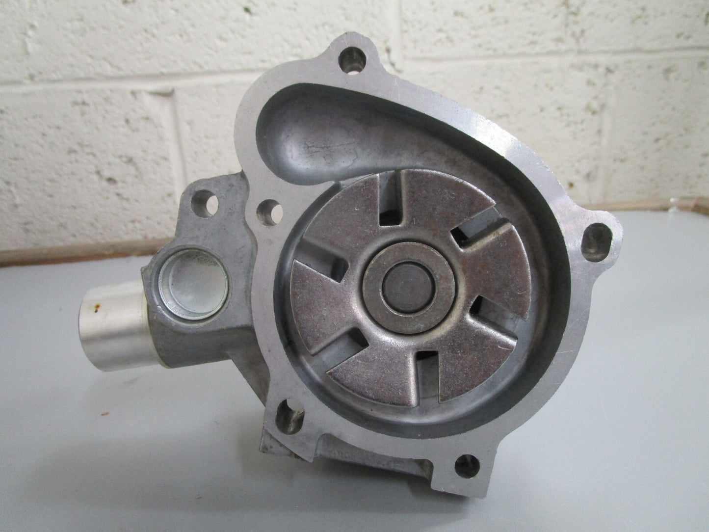 *NEW OEM* 0820 Volvo Penta Circulating Pump 3855804