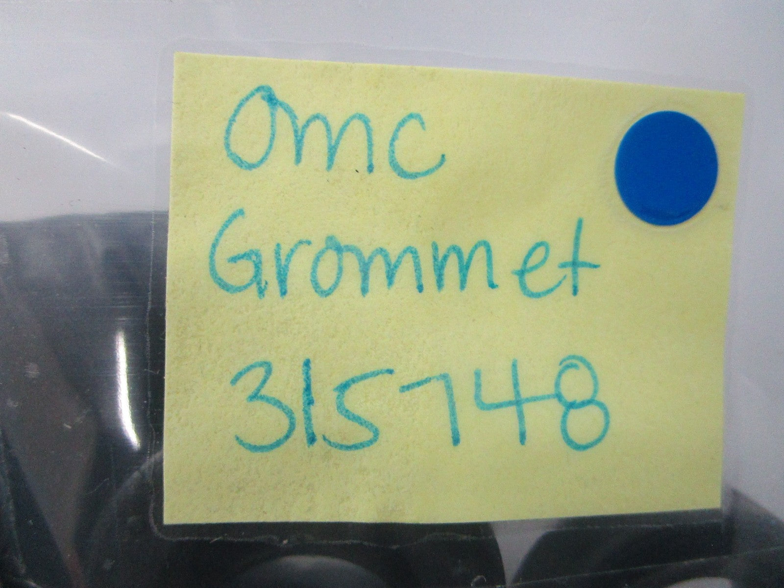 NEW OEM (LOT OF 3) 315748 0315748 OMC Johnson Evinrude Grommet 0810