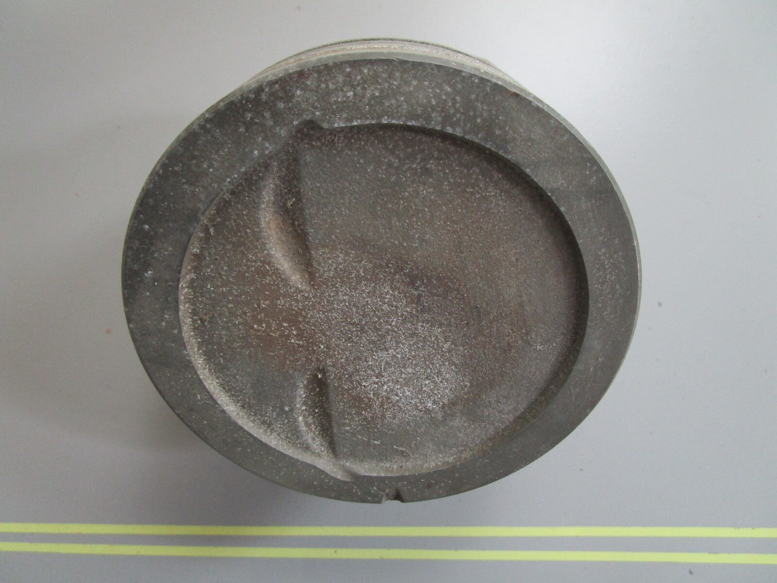 *NEW OEM* 0820 GM Piston 3816974 3796494