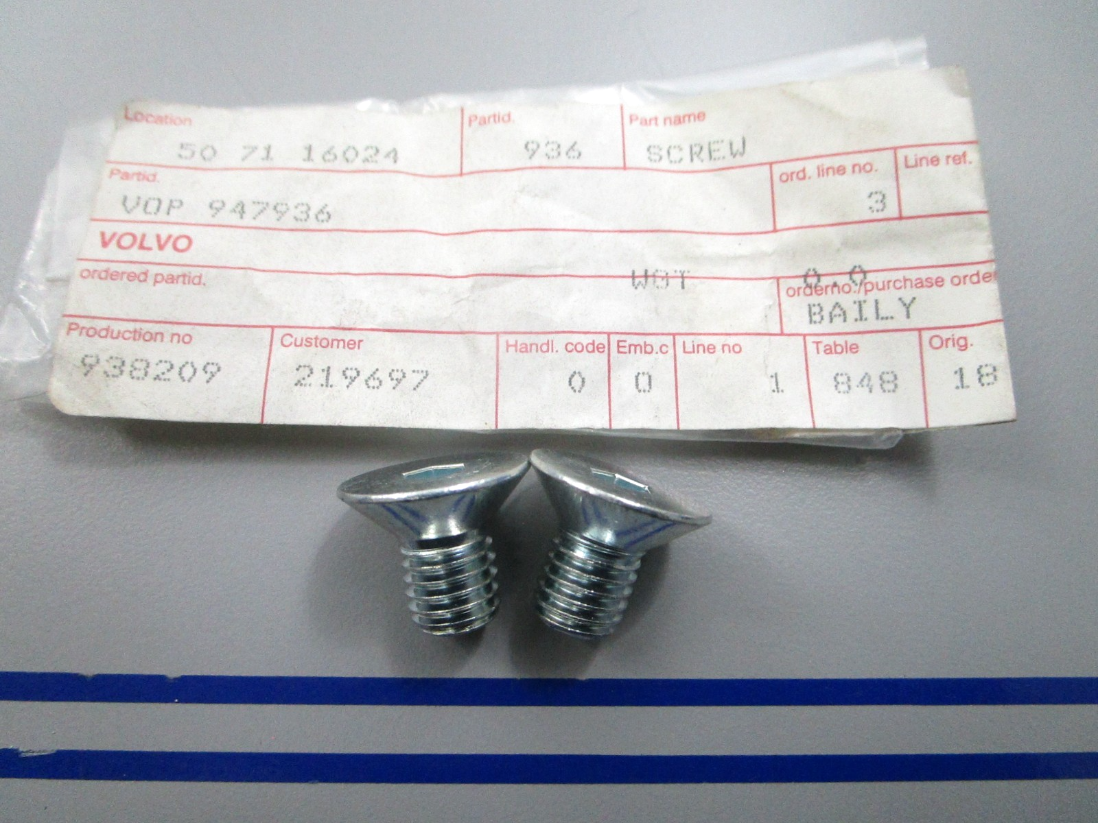 *NEW OEM* (LOT OF 2) 0810 Volvo Penta Hexagon Socket Screw 947936